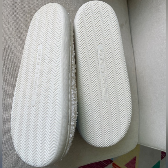 Never worn smiley face slippers - Picture 3 of 3